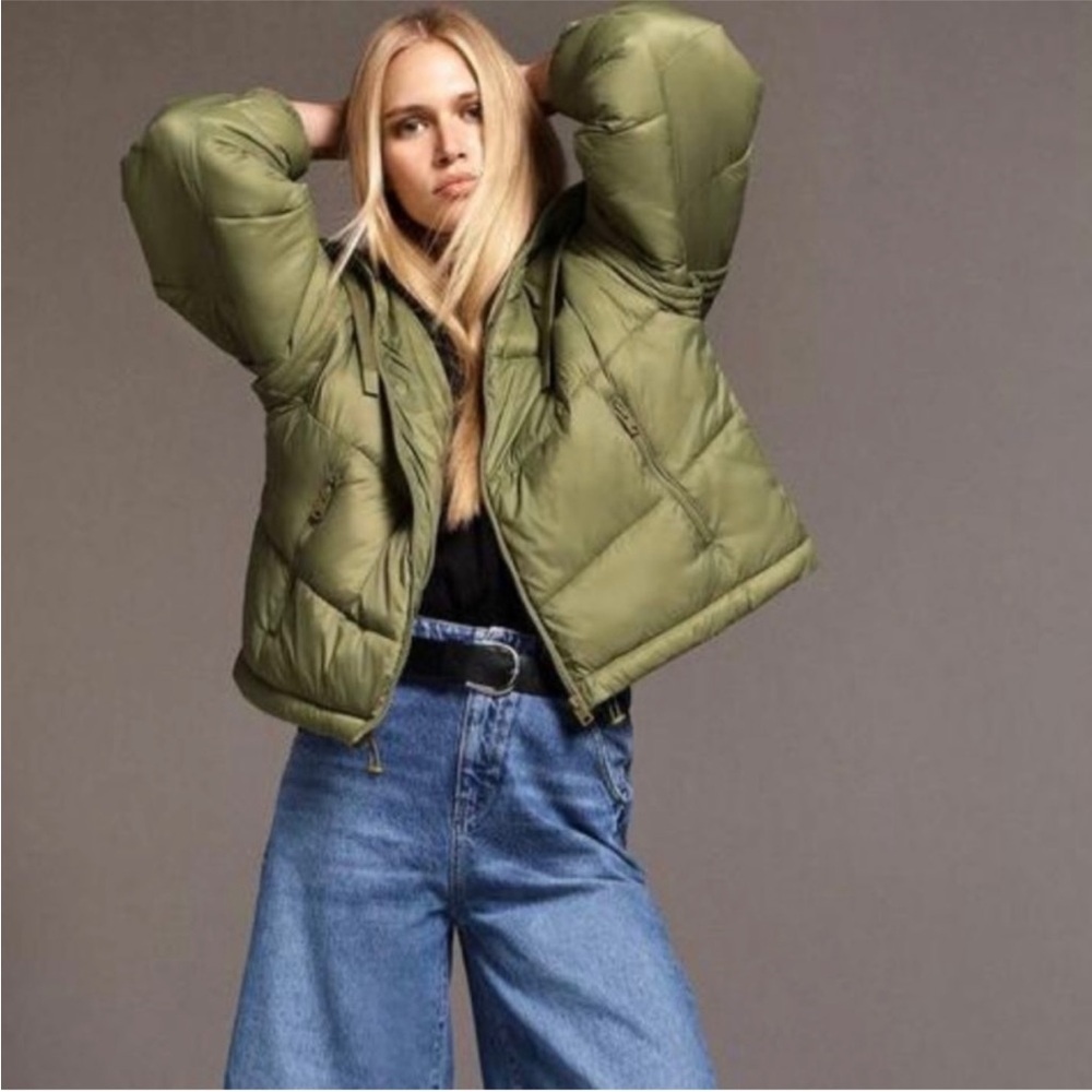 Women's Puffer Jacket (Selling in Yellow) with Removable Vest